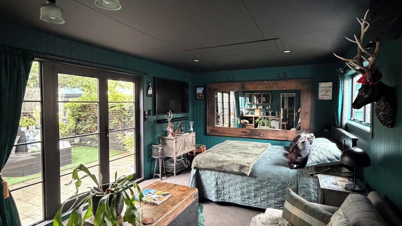 Photo of Livingroom in Kelvin Heights