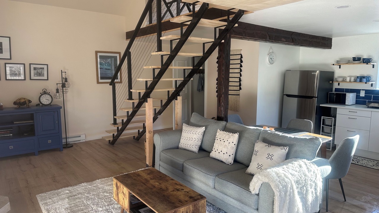 Photo of Livingroom in Evergreen