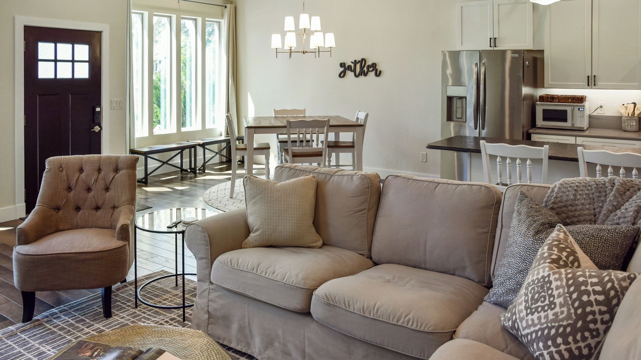 Photo of Livingroom in Old North End