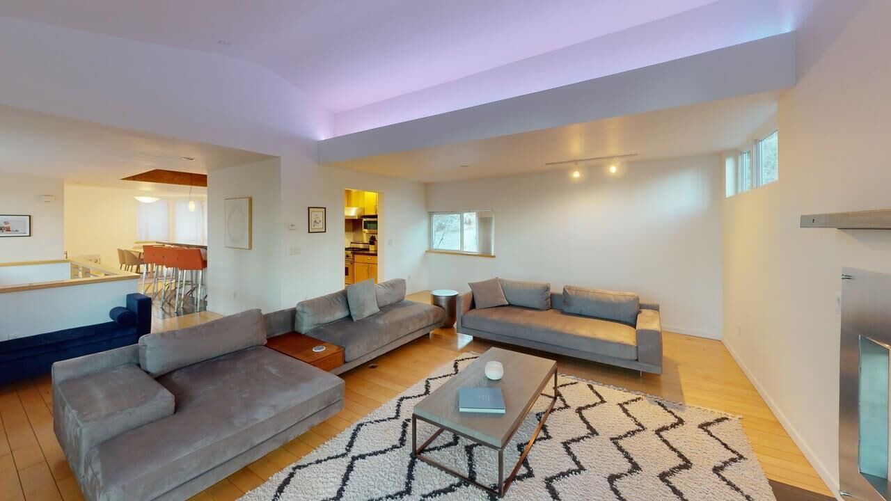Photo of Livingroom in Edwards
