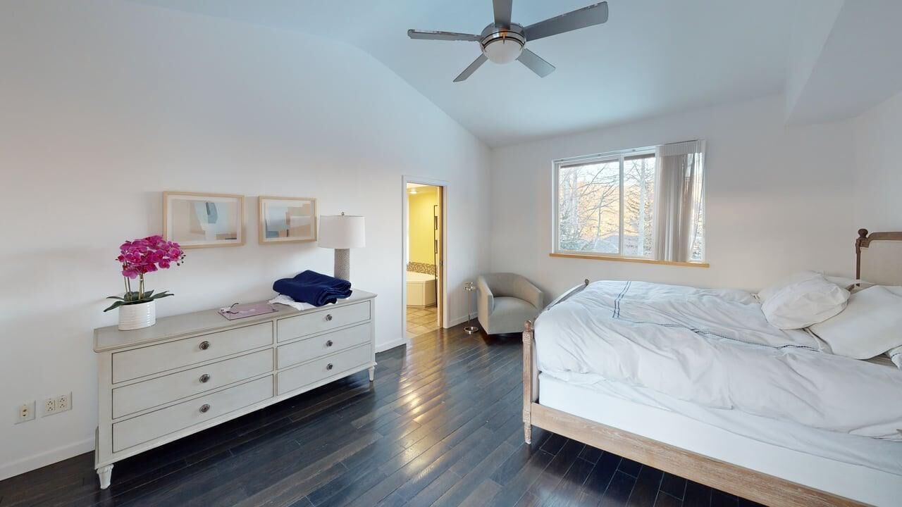 Photo of Bedroom in Edwards