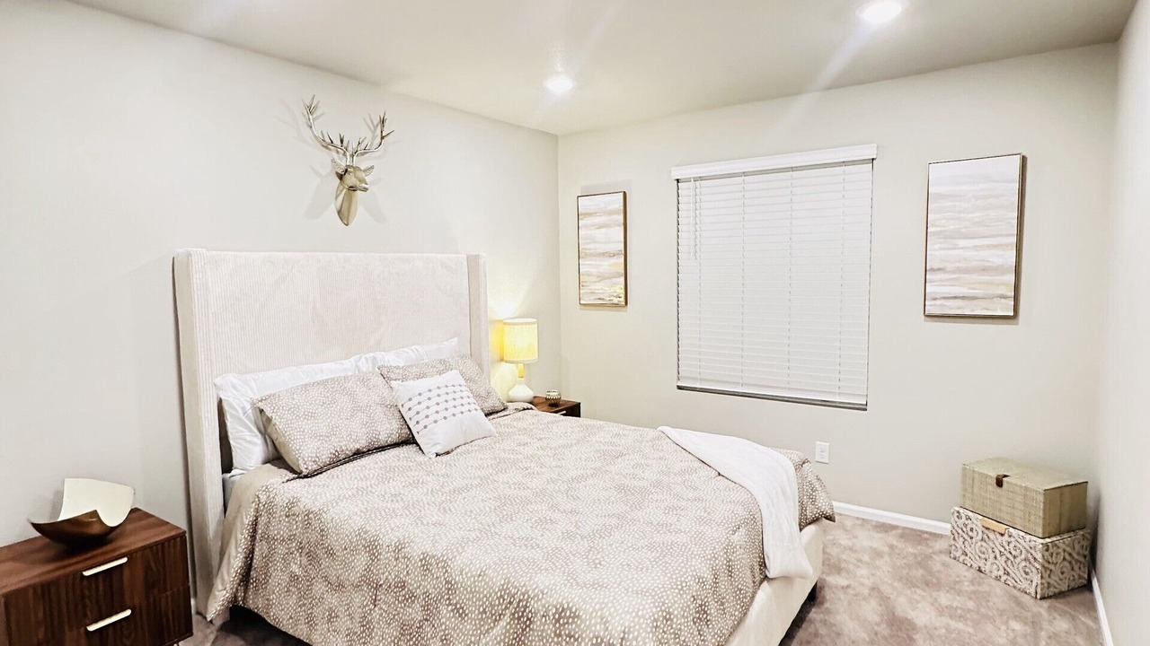 Photo of Bedroom in Aurora