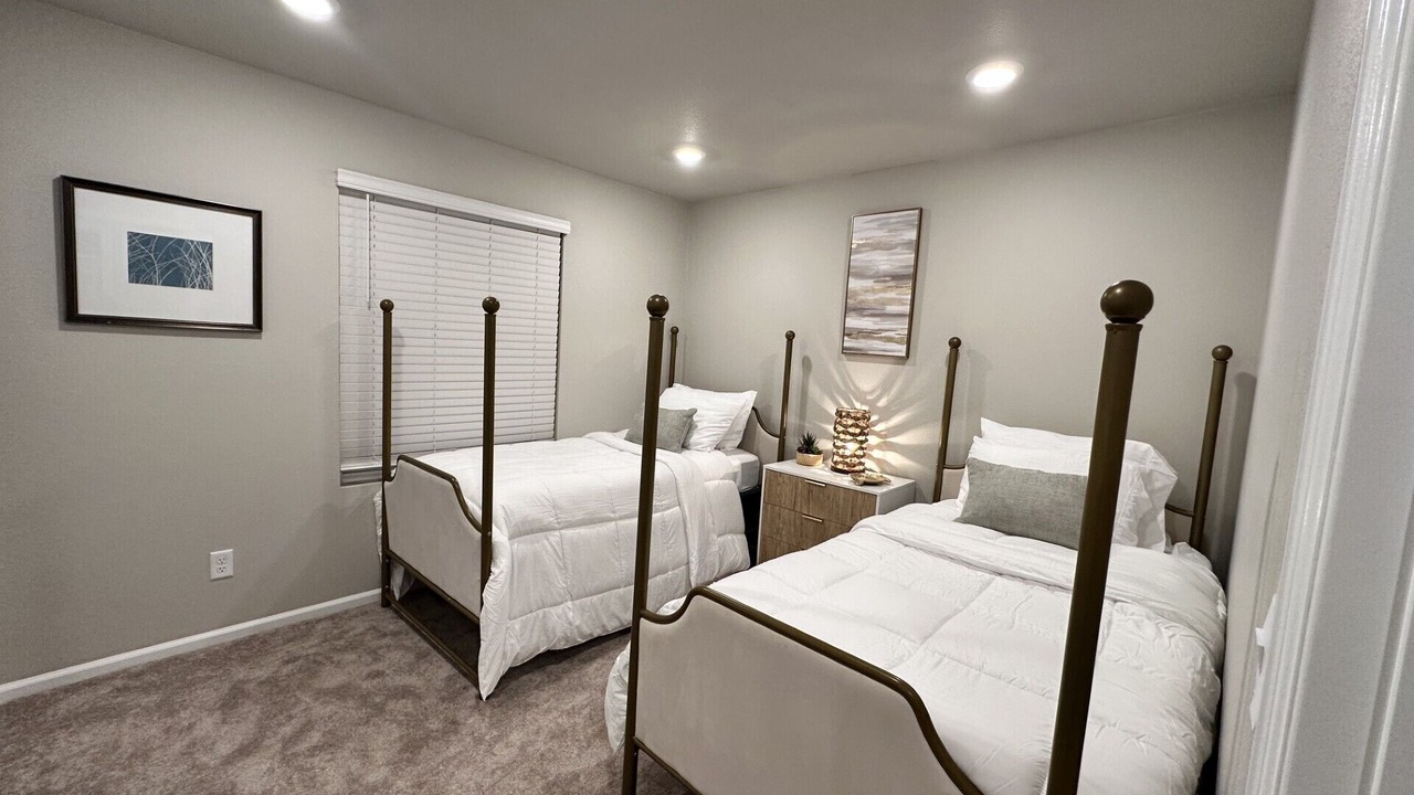 Photo of Bedroom in Aurora