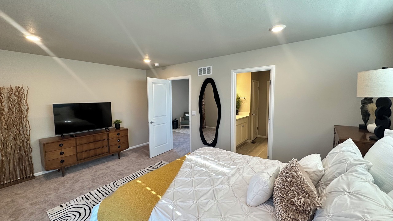Photo of Bedroom in Aurora