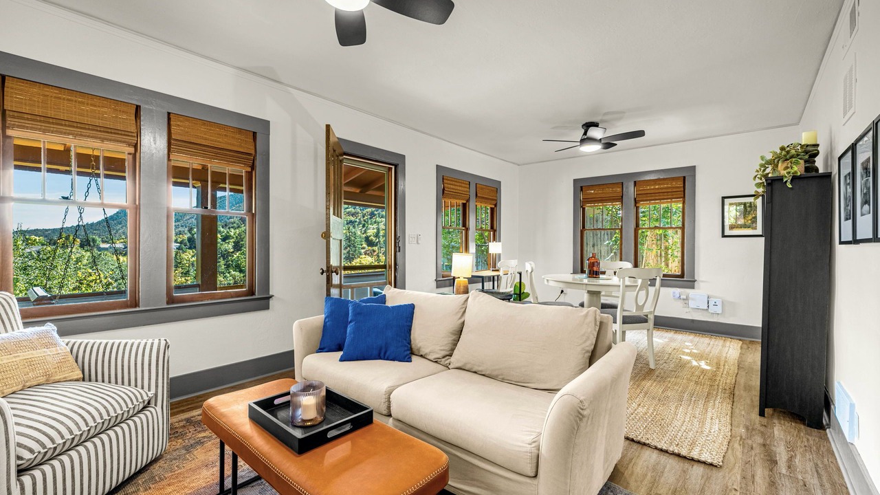 Photo of Livingroom in Manitou Springs