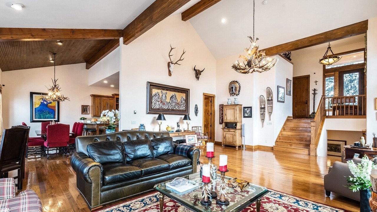Photo of Livingroom in Highland Meadows