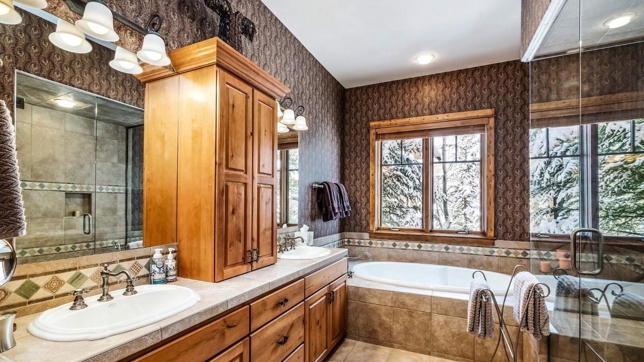 Photo of Bathroom in Highland Meadows