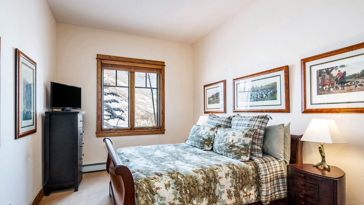 Photo of Bedroom in Highland Meadows