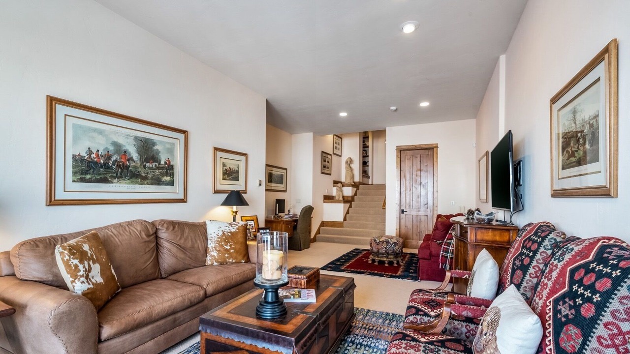 Photo of Livingroom in Highland Meadows