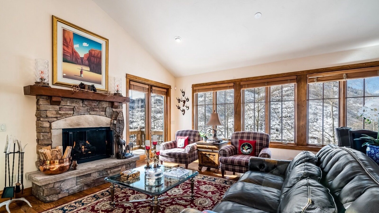 Photo of Livingroom in Highland Meadows