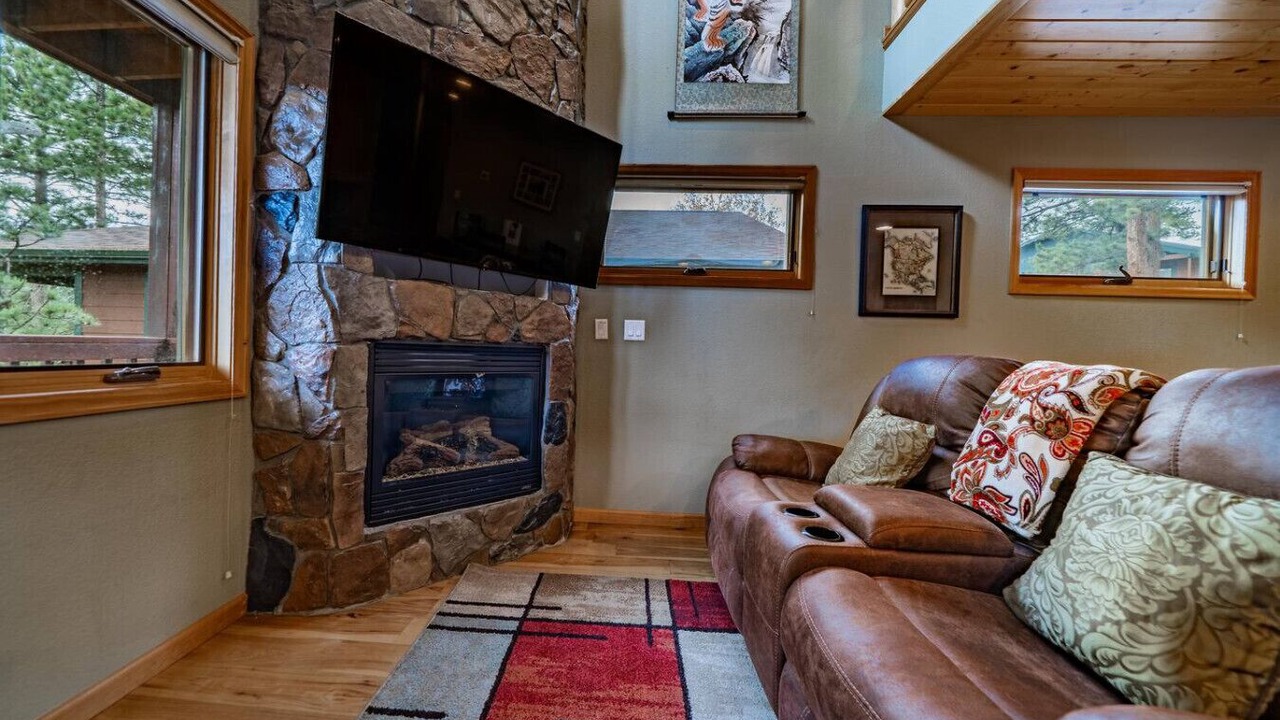 Photo of Livingroom in Stanley Hills