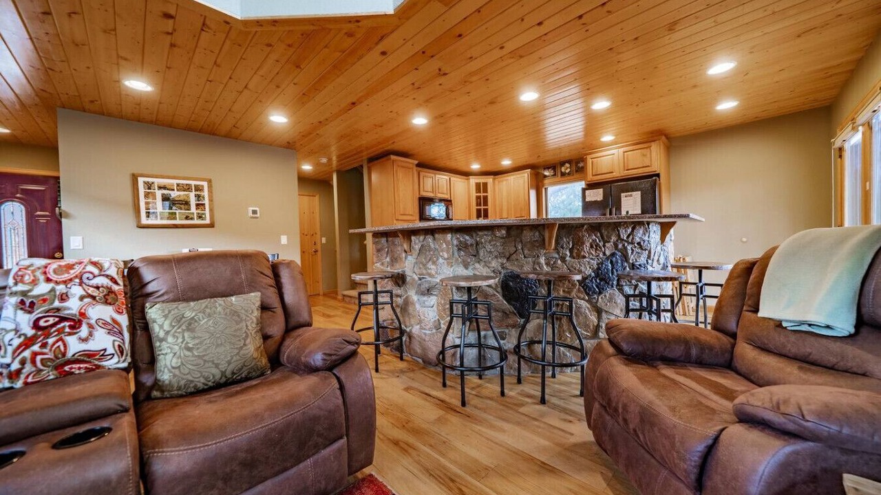 Photo of Livingroom in Stanley Hills