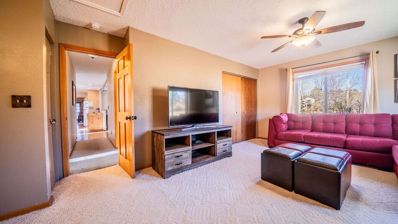 Photo of Livingroom in Carriage Hills