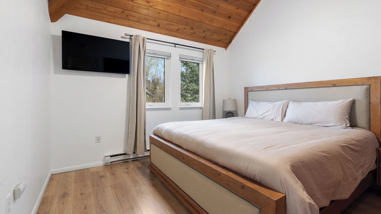 Photo of Bedroom in Edwards