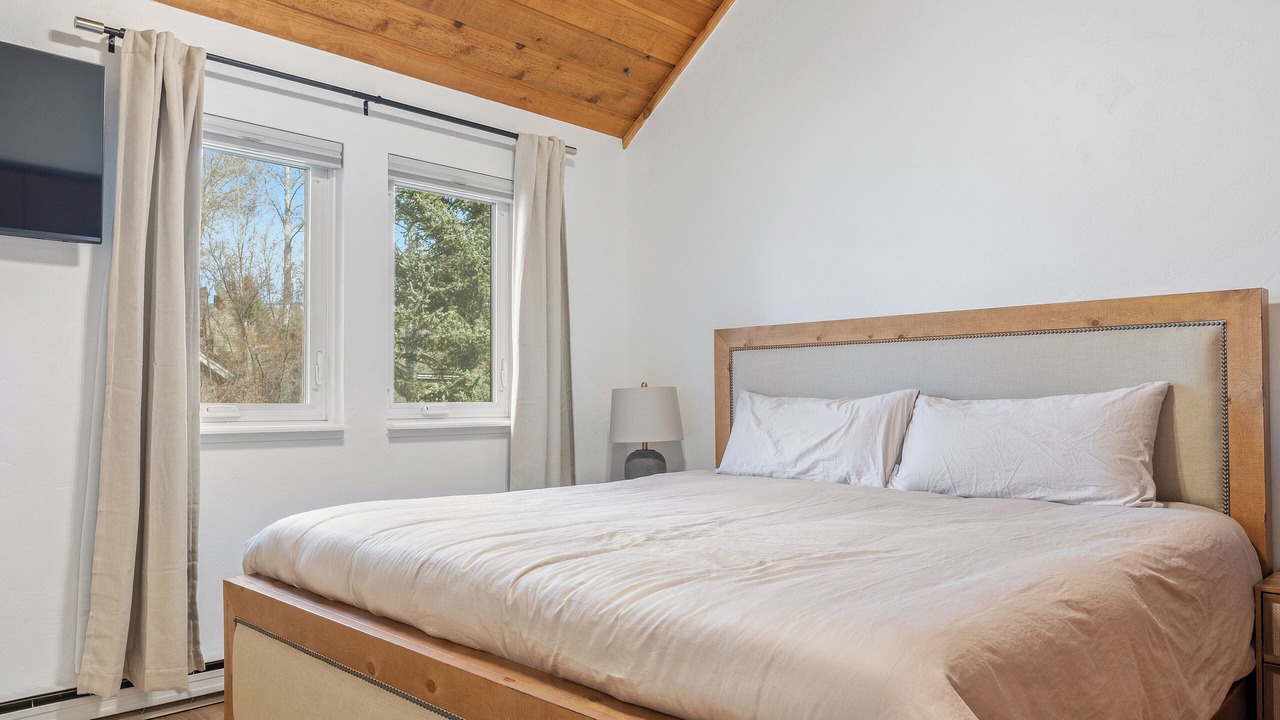 Photo of Bedroom in Edwards