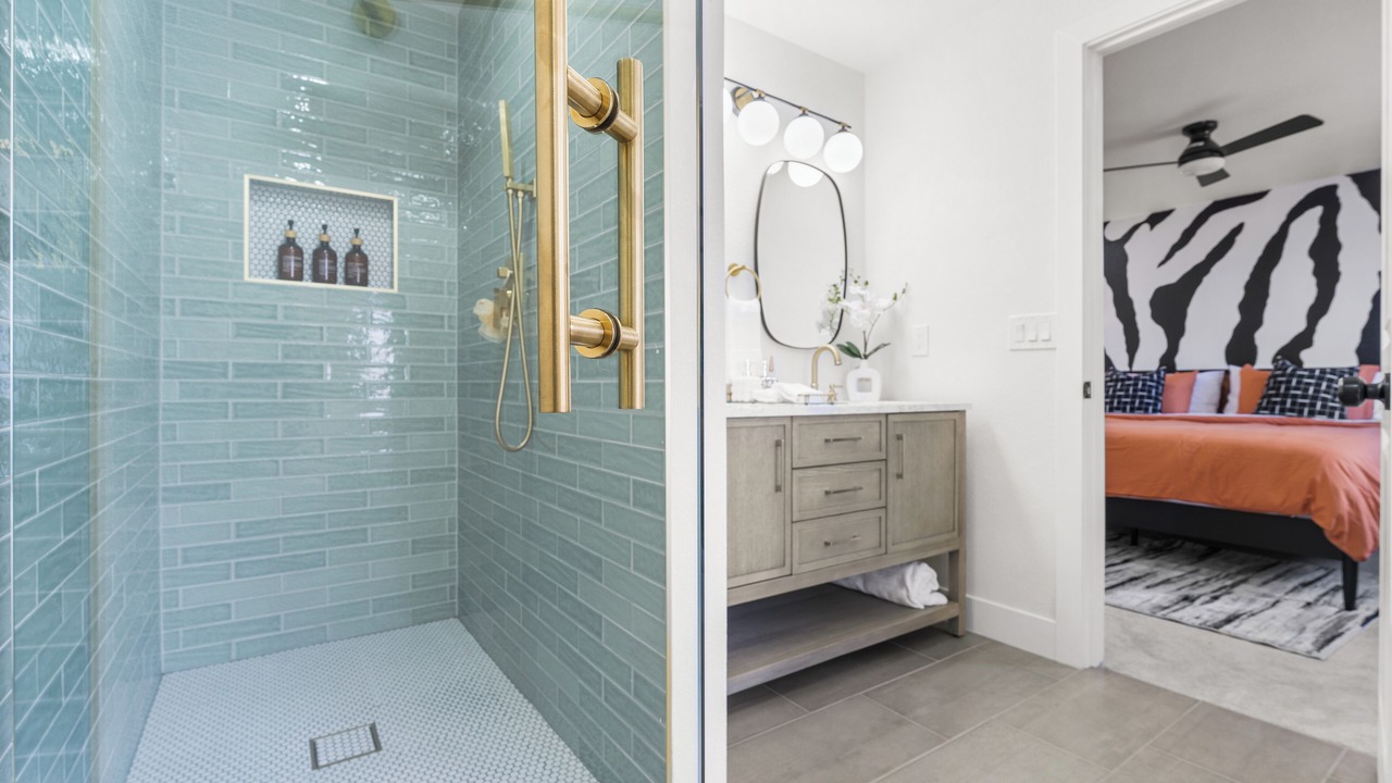 Photo of Bathroom in Club Crest