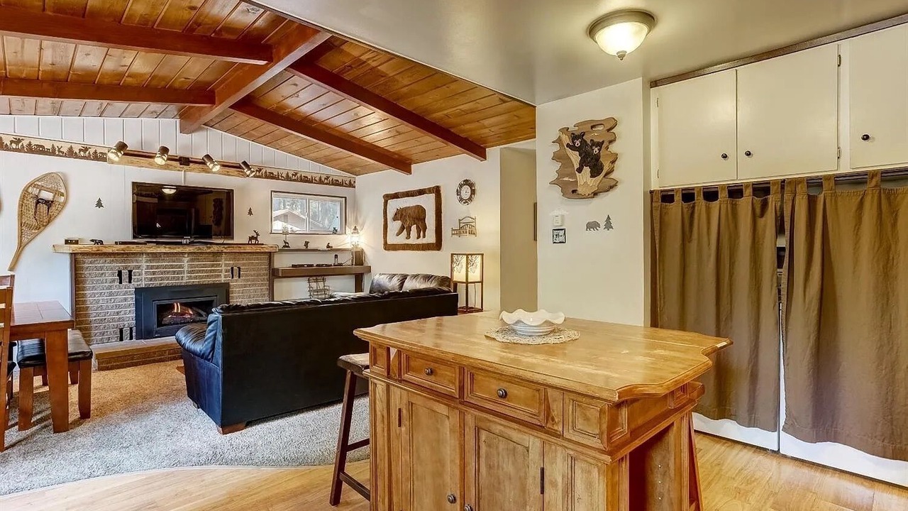 Photo of Livingroom in South Lake Tahoe