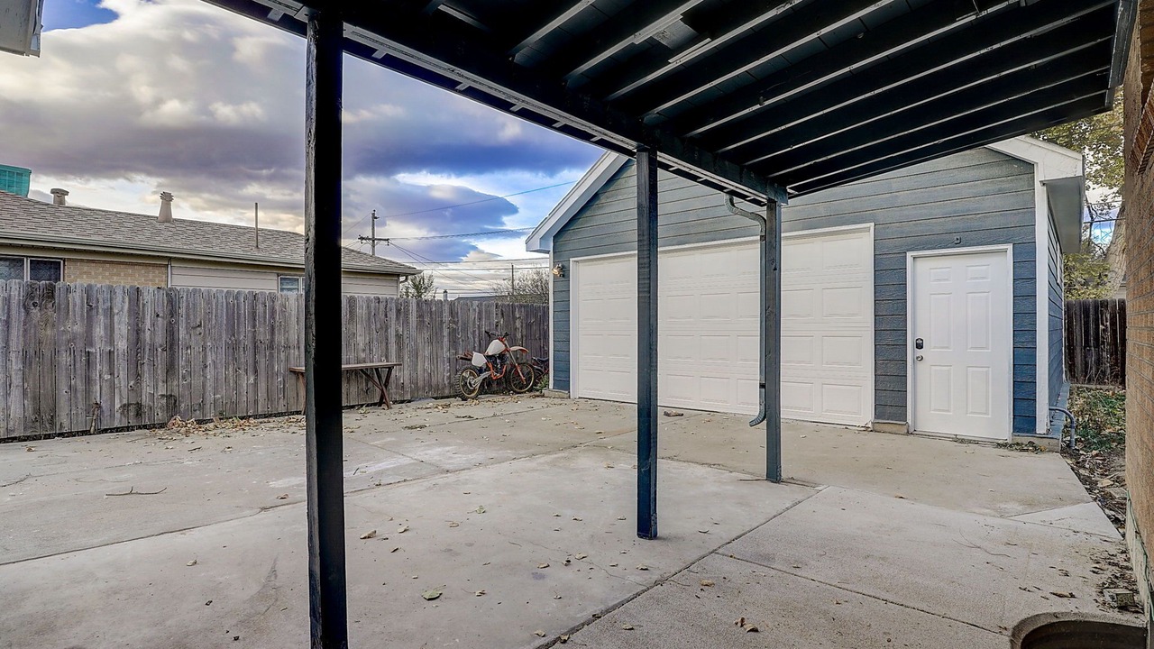 Photo of Patio Balcony in Twin Lakes