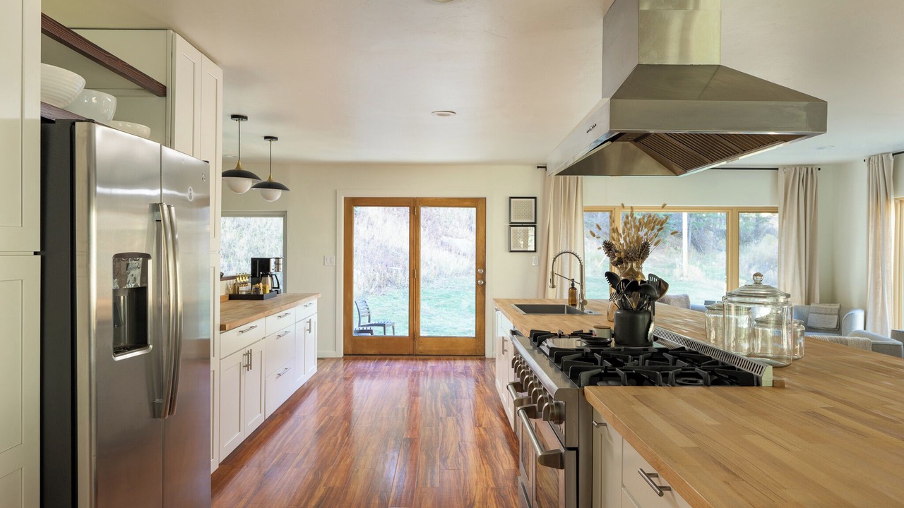 Photo of Kitchen in Pleasant Park Corridor