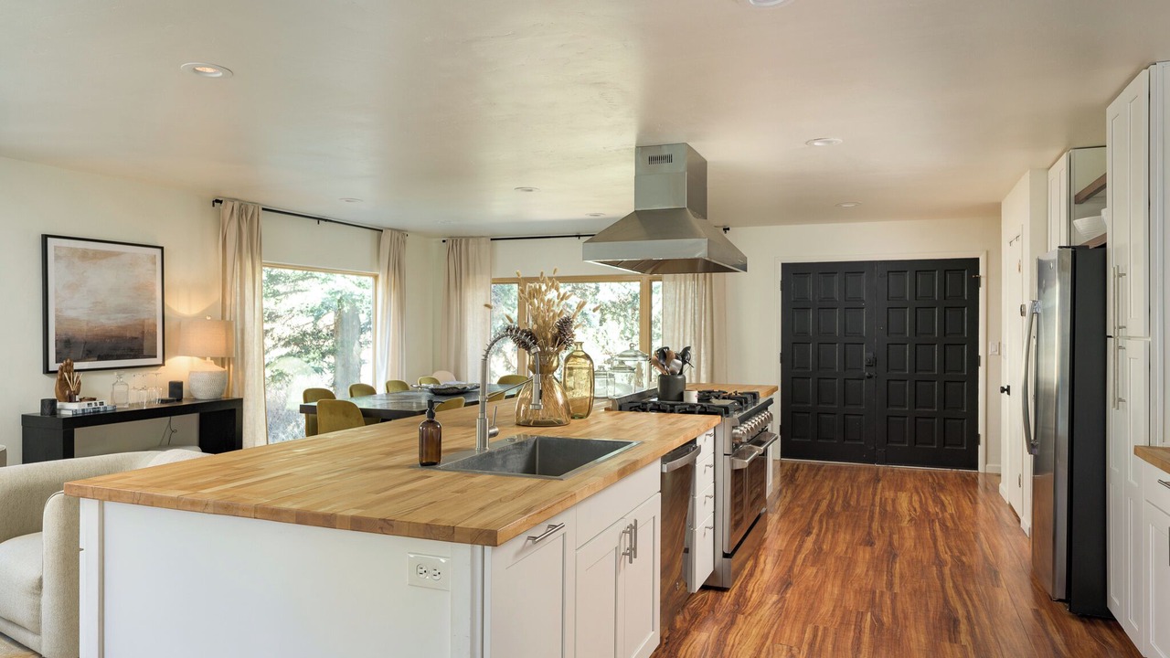 Photo of Kitchen in Pleasant Park Corridor
