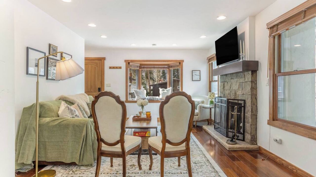 Photo of Livingroom in Vail