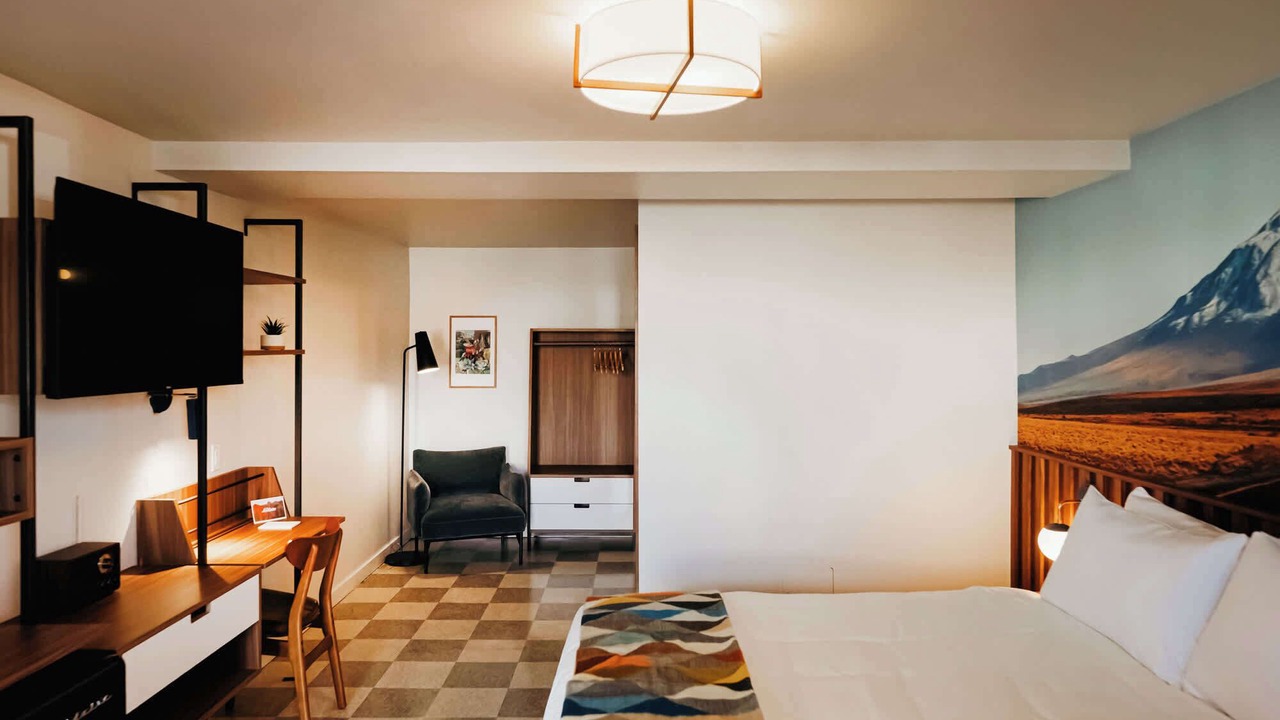 Photo of Bedroom in Hale