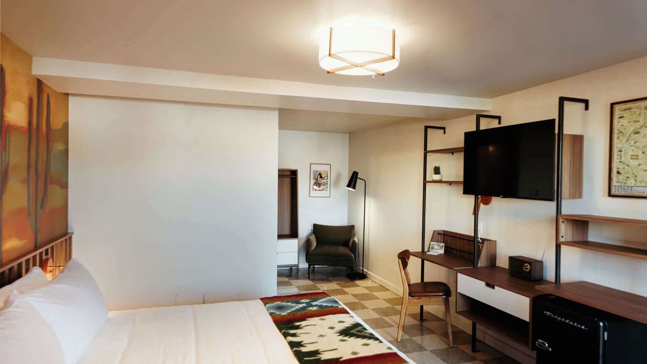 Photo of Bedroom in Hale