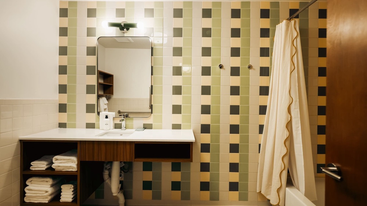 Photo of Bathroom in Hale