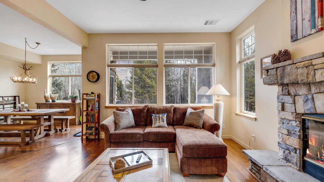 Photo of Livingroom in Silverthorne
