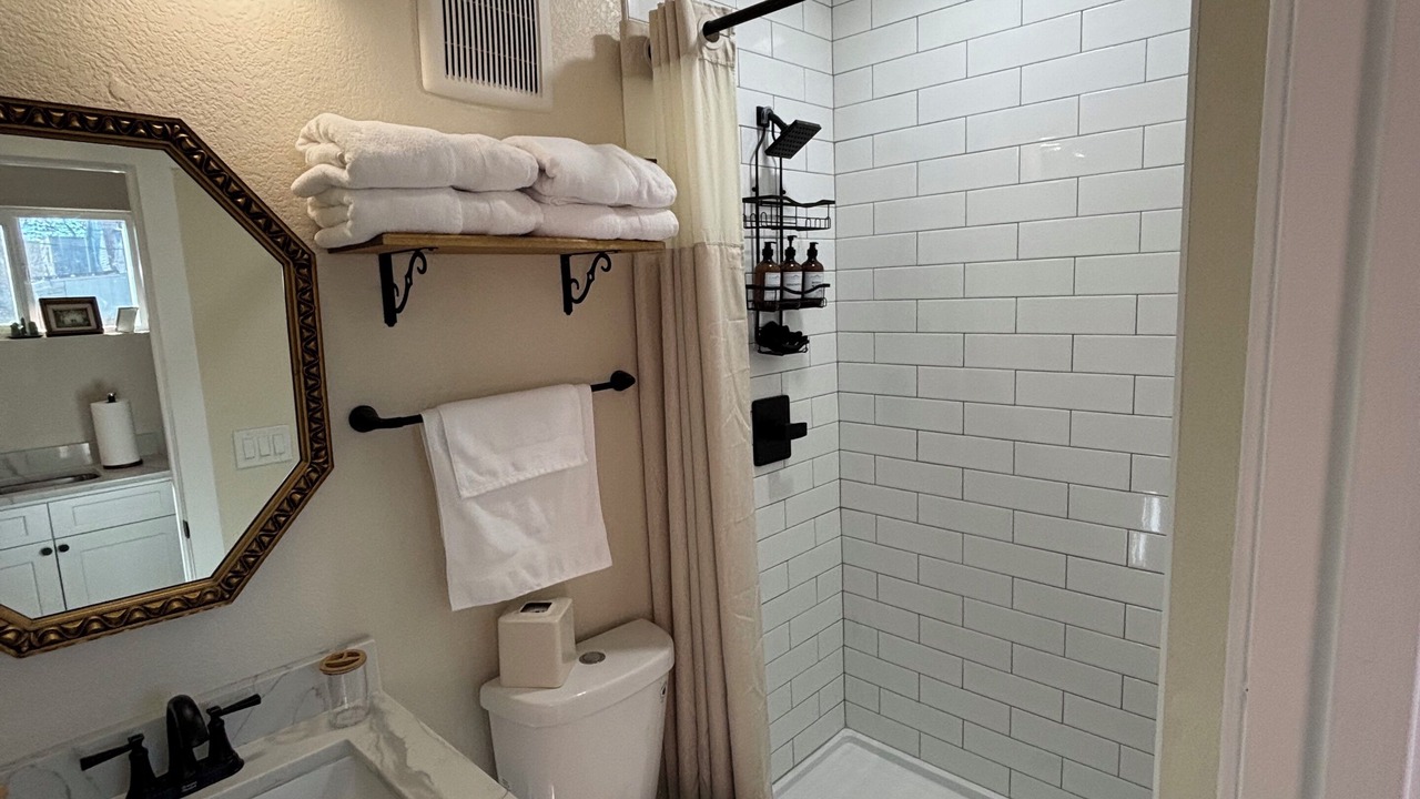 Photo of Bathroom in Lincoln Park