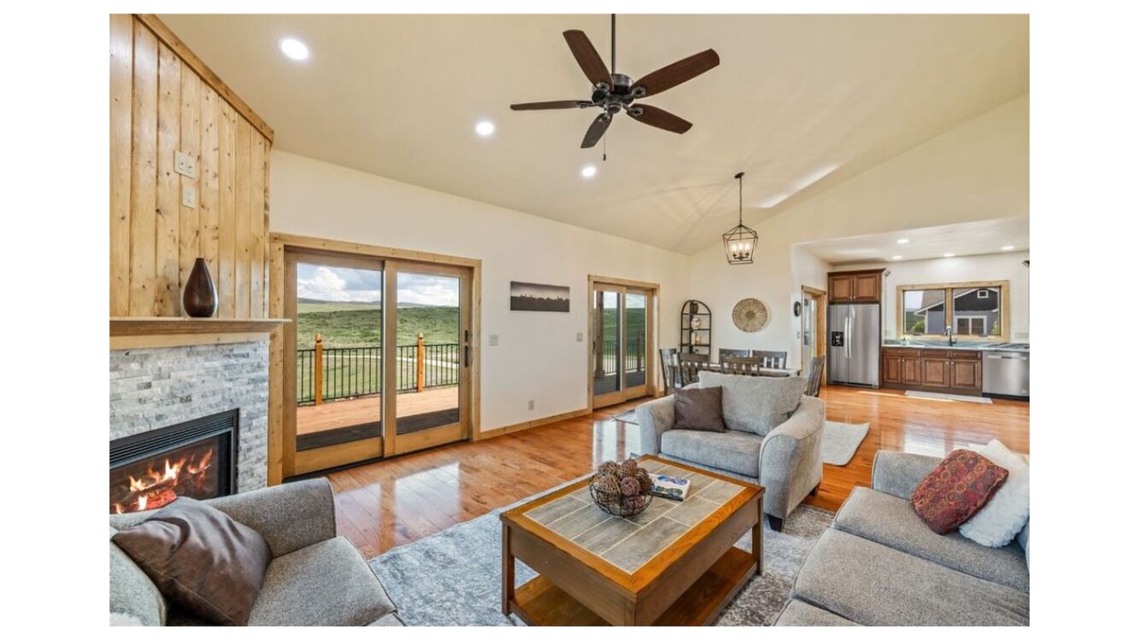 Photo of Livingroom in Hayden