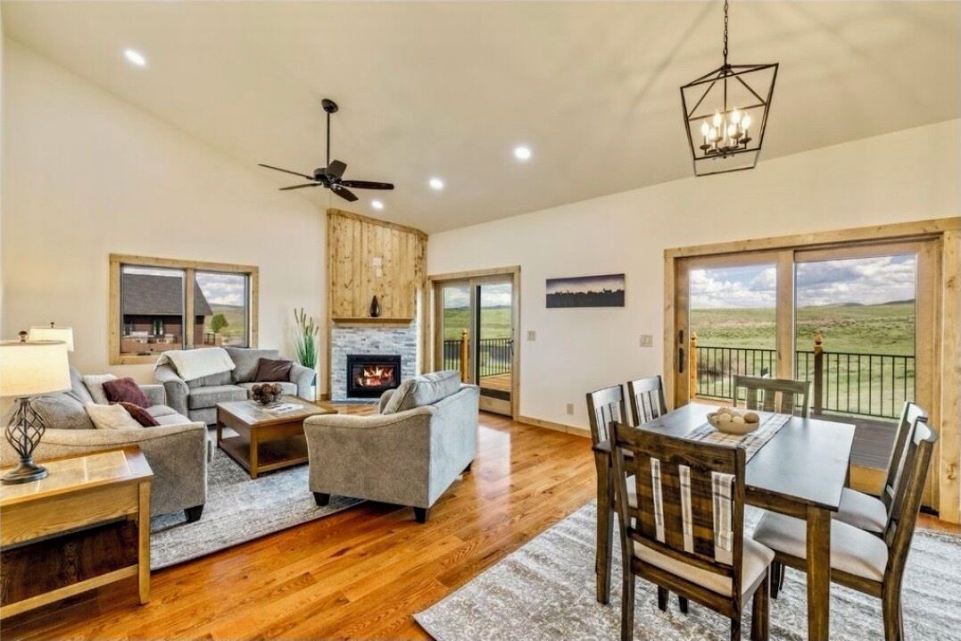 Photo of Livingroom in Hayden
