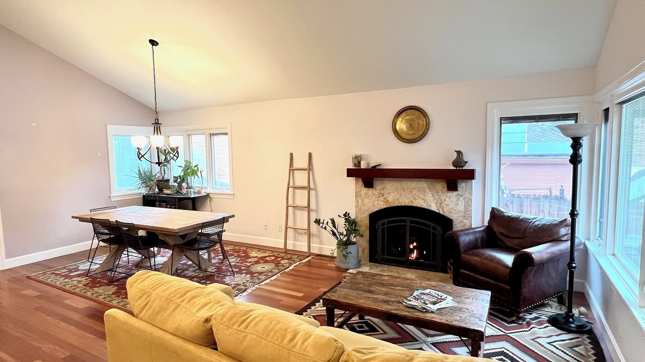Photo of Livingroom in Englewood