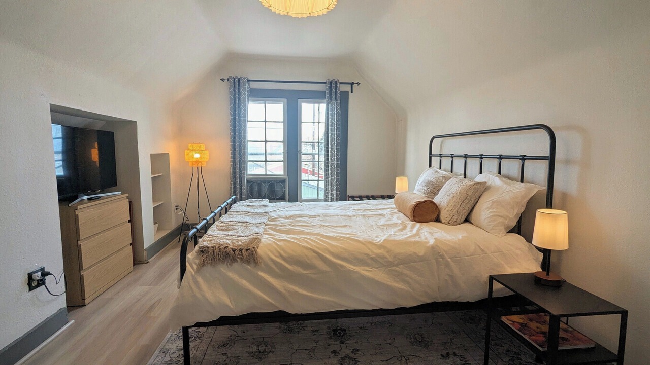 Photo of Bedroom in Cole