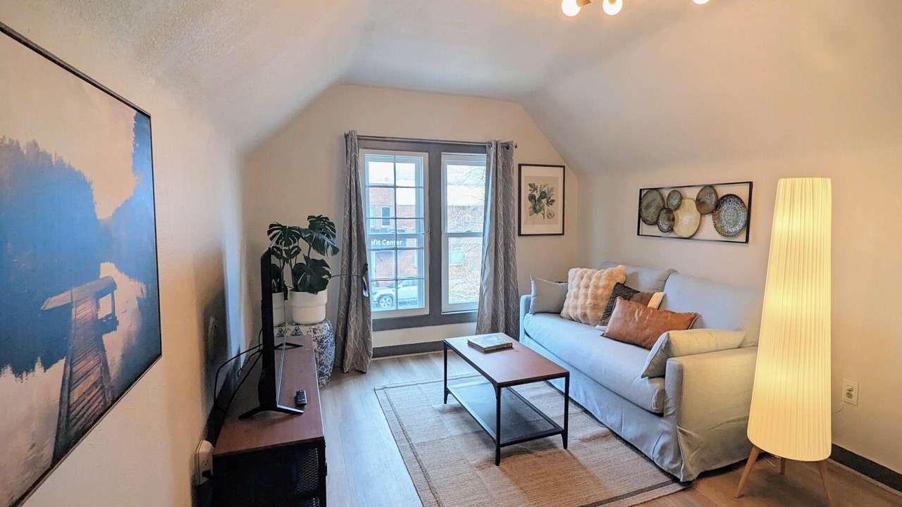 Photo of Livingroom in Cole