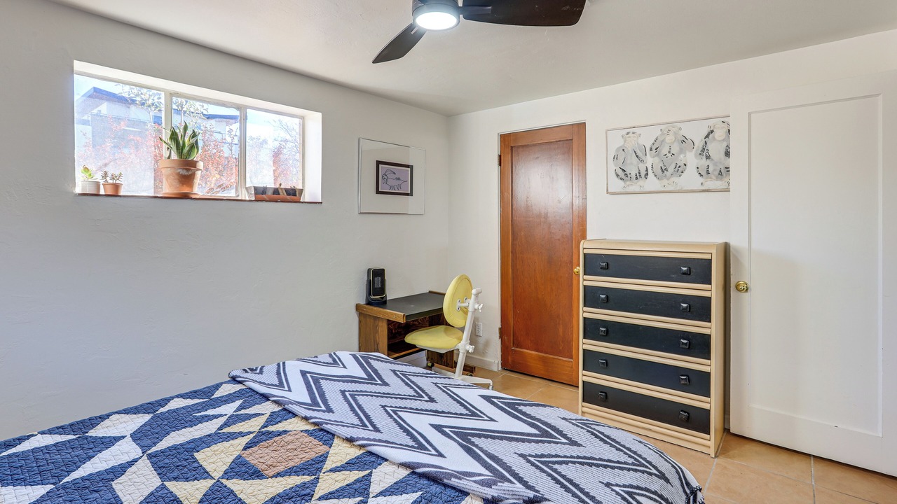 Photo of Bedroom in Mar Lee