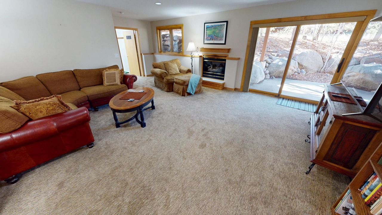 Photo of Livingroom in Three Peaks