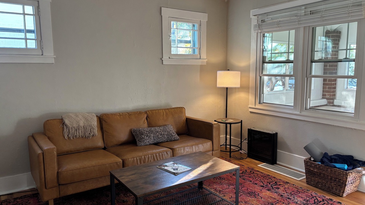 Photo of Livingroom in Whittier
