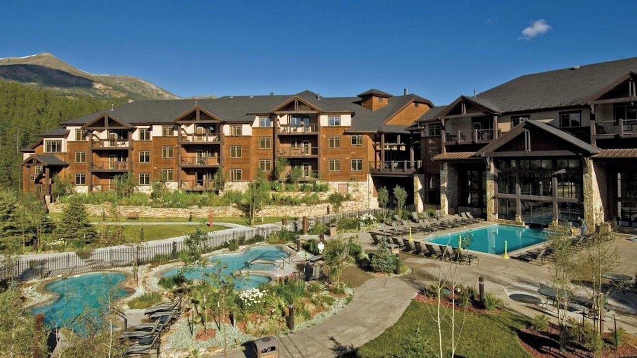 Photo of Outdoor in Four O'Clock