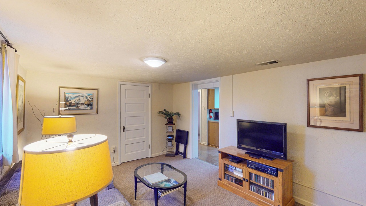 Photo of Livingroom in Lincoln Park