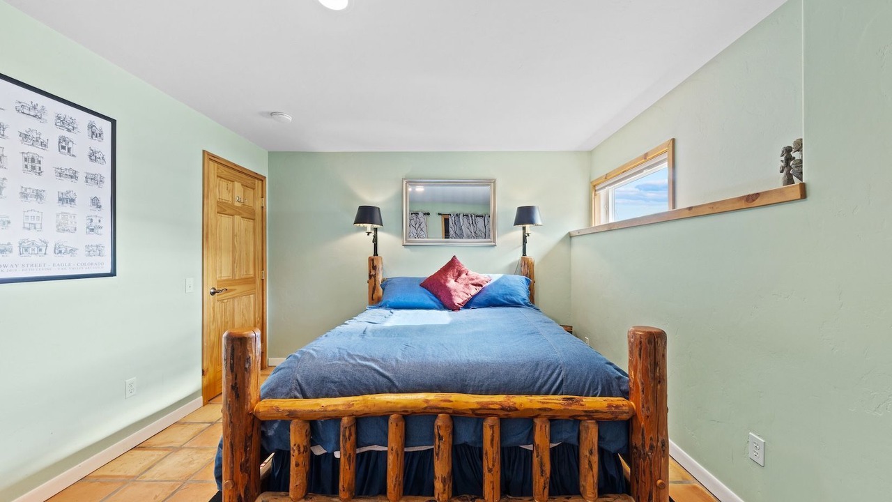 Photo of Bedroom in Eagle