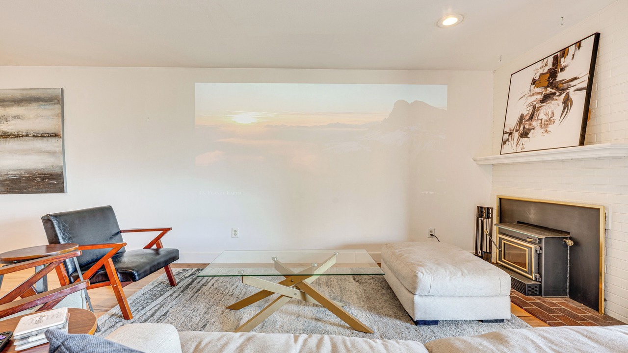 Photo of Livingroom in Whittier