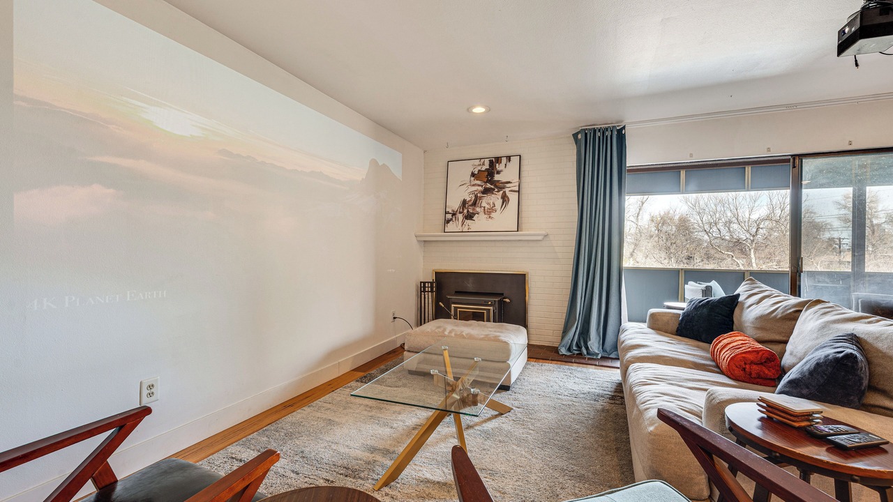 Photo of Livingroom in Whittier