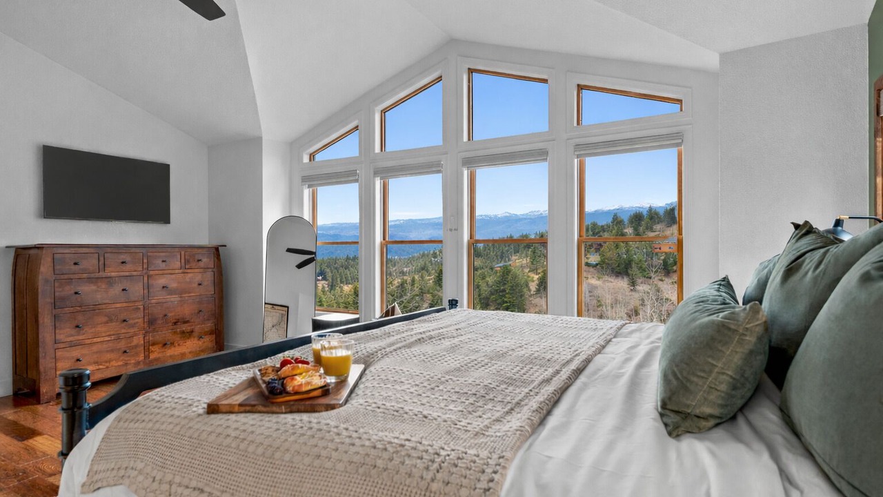 Photo of Bedroom in Black Hawk