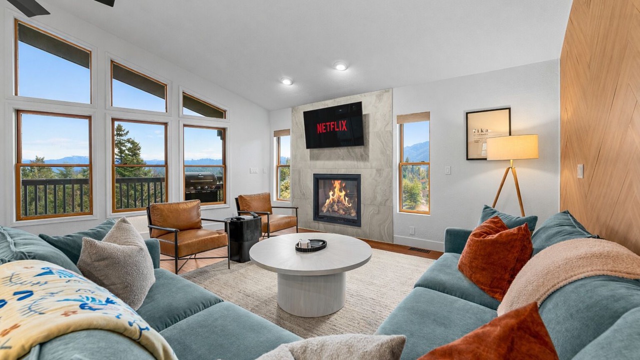 Photo of Livingroom in Black Hawk
