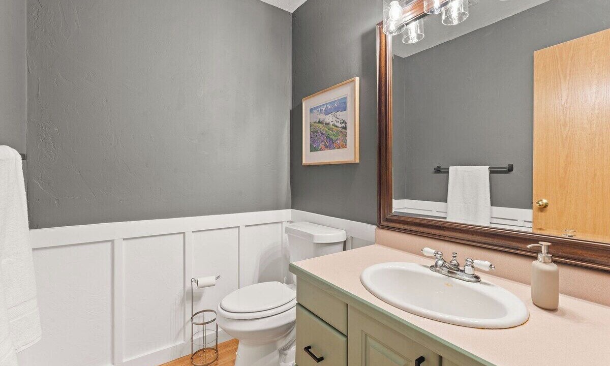 Photo of Bathroom in Edwards