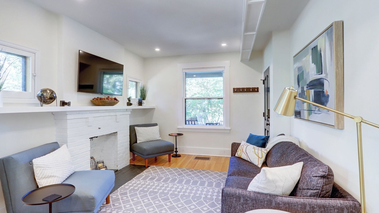 Photo of Livingroom in Mapleton Hill