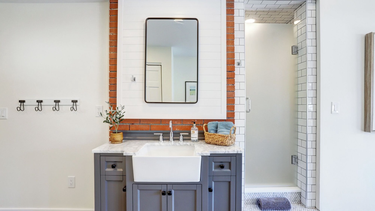 Photo of Bathroom in Mapleton Hill