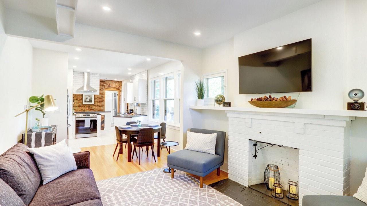 Photo of Livingroom in Mapleton Hill