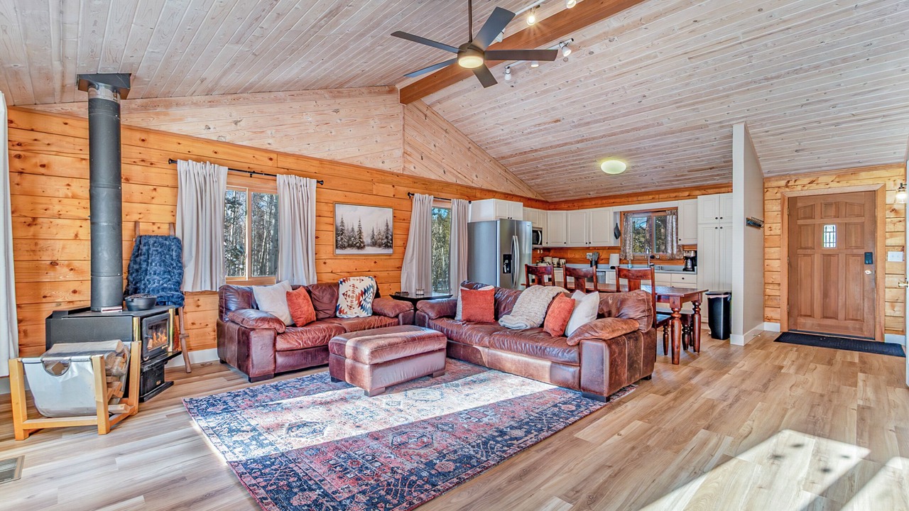 Photo of Livingroom in Fraser